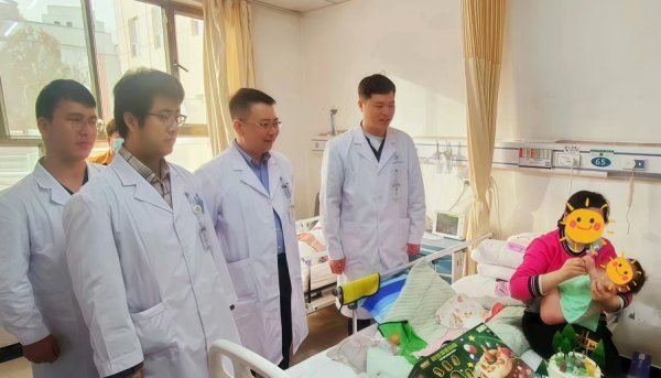 奕道配资 为边疆幼苗，托起生命希望